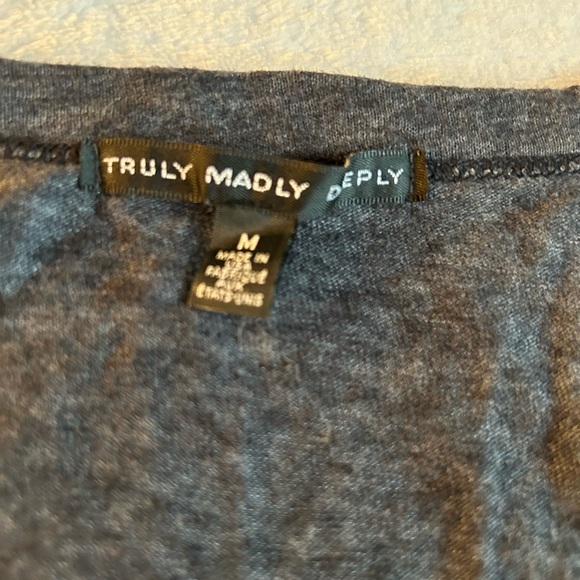 Truly Madly Deeply Long Sleeve Scoop Neck Henley Tee in Dark Gray. Women’s M - Picture 4 of 7